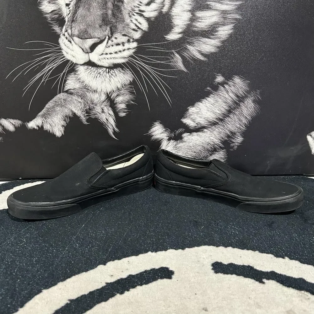 Vans Classic VN000EYEBKA Athletic Shoes Unisex M9.5/W11 Black Canvas Skateboard
